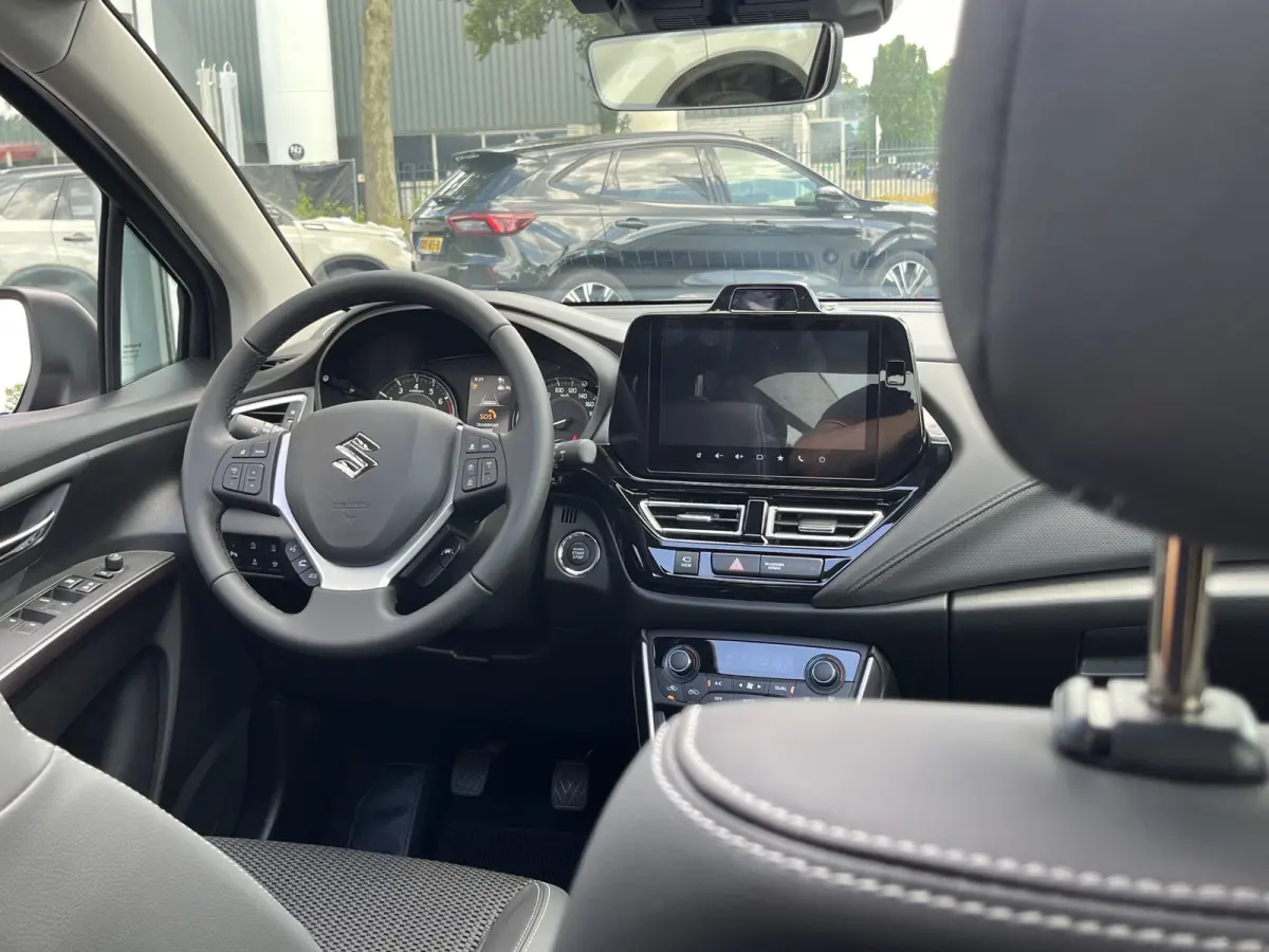 1.4 Boosterjet Style Smart Hybrid Automaat | Meerdere kleuren leverbaar | Pano |