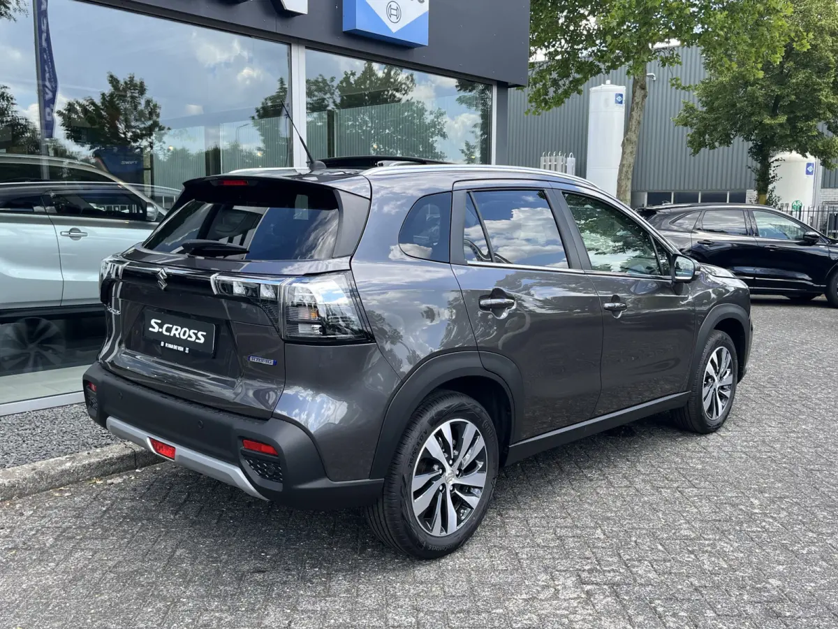 1.4 Boosterjet Style Smart Hybrid Automaat | Meerdere kleuren leverbaar | Pano |