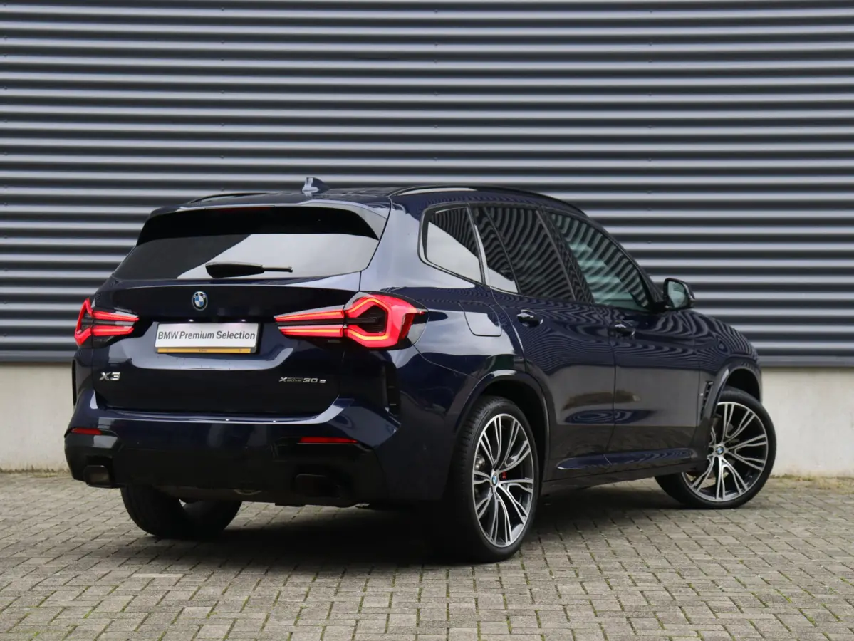 xDrive30e | High Executive | M Sportpakket | Panodak | Driving Assistant Prof. | Head-Up | Parking Assistant Plus | Harman Kardon | Elektr. M Stoelen | 21'' LMV