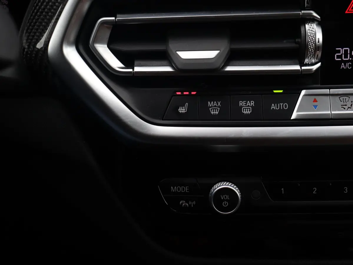 xDrive30e | High Executive | M Sportpakket | Panodak | Driving Assistant Prof. | Head-Up | Parking Assistant Plus | Harman Kardon | Elektr. M Stoelen | 21'' LMV