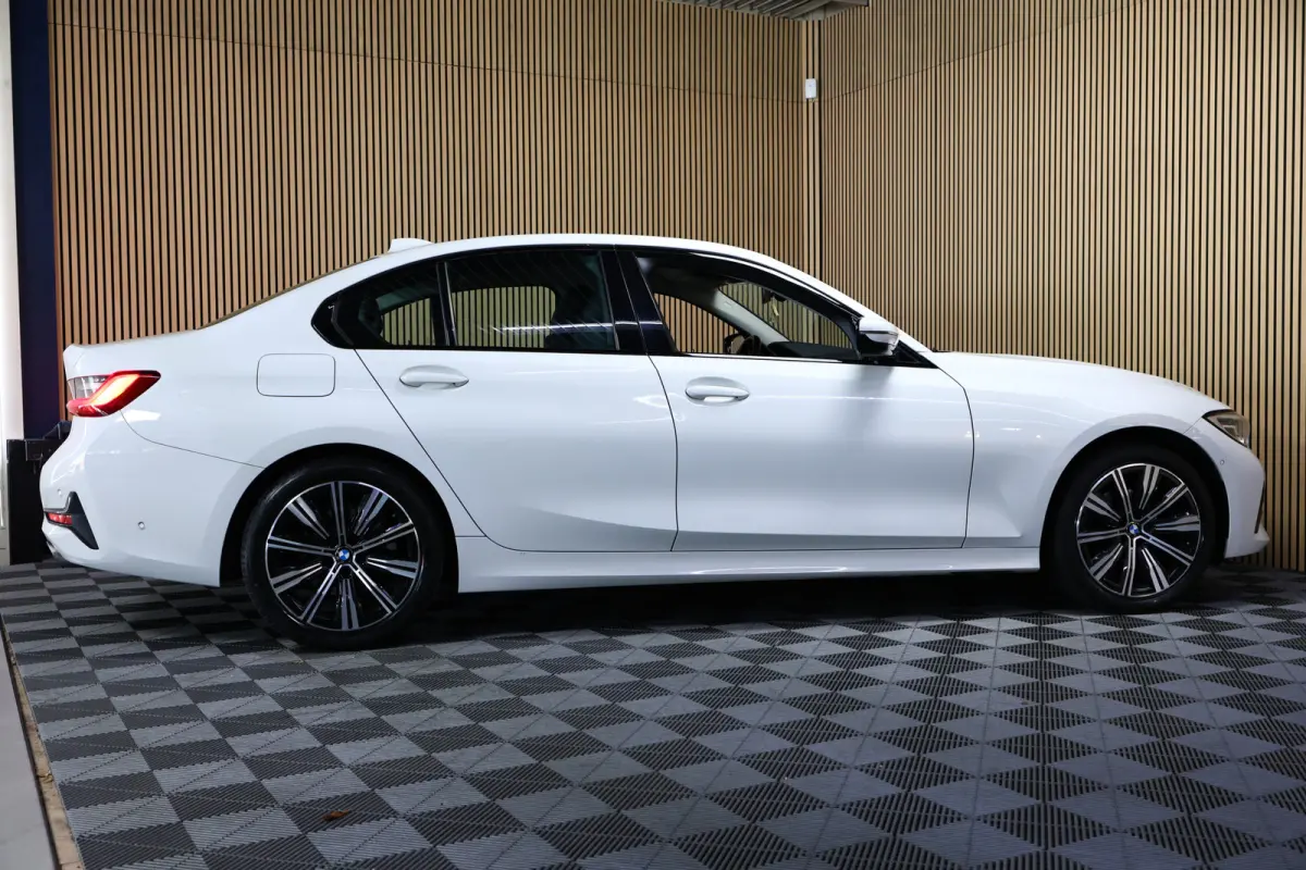 318i Business M SPORT Edition AVM SPORTLEDER NAVI CARPLAY VIRTUAL '21