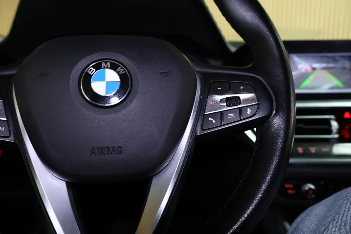 318i Business M SPORT Edition AVM SPORTLEDER NAVI CARPLAY VIRTUAL '21