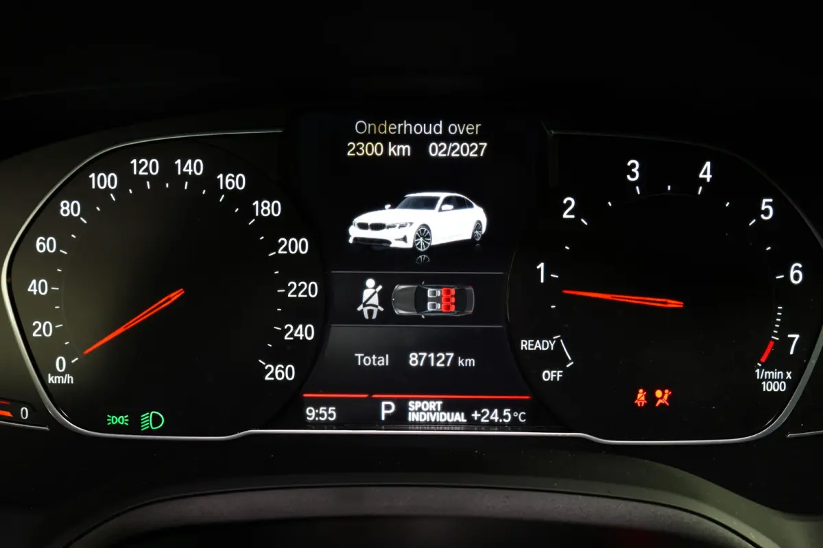 318i Business M SPORT Edition AVM SPORTLEDER NAVI CARPLAY VIRTUAL '21