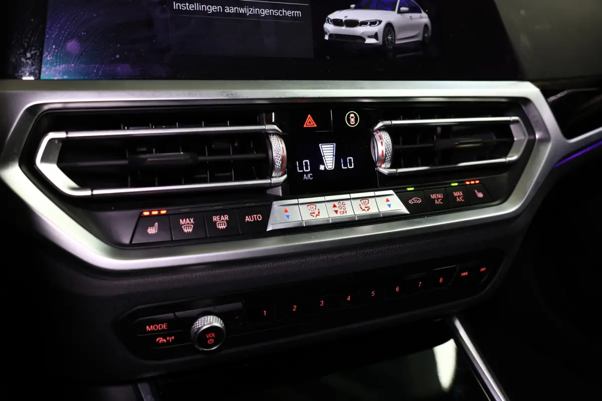 318i Business M SPORT Edition AVM SPORTLEDER NAVI CARPLAY VIRTUAL '21