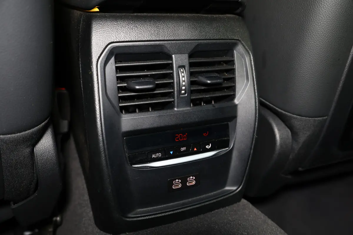 318i Business M SPORT Edition AVM SPORTLEDER NAVI CARPLAY VIRTUAL '21