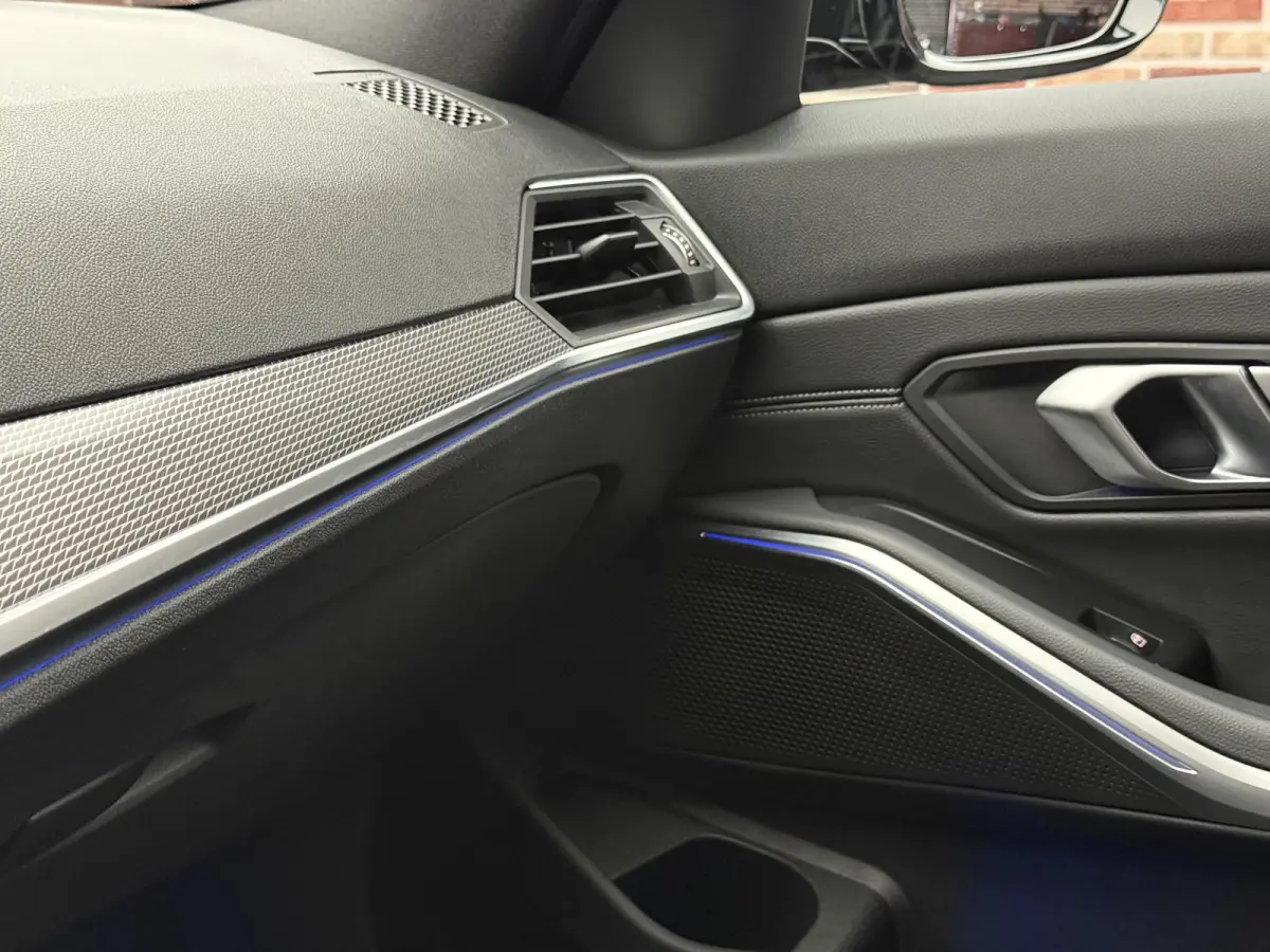 320i High Executive Edition