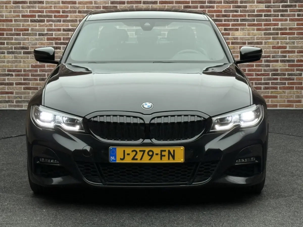 320i High Executive Edition