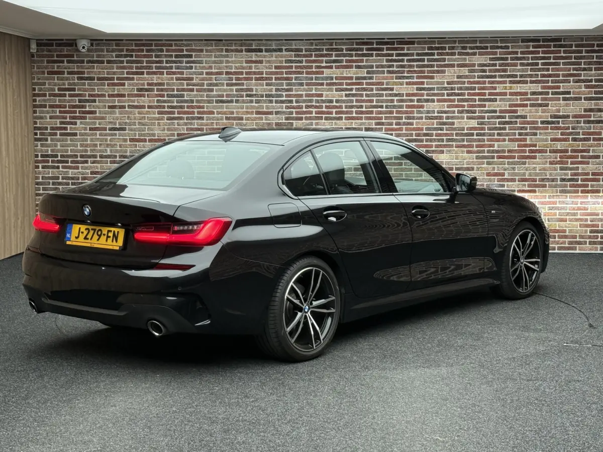 320i High Executive Edition