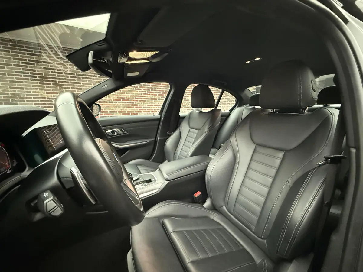 320i High Executive Edition