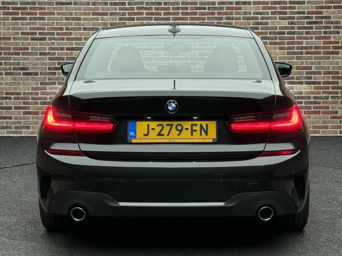 320i High Executive Edition