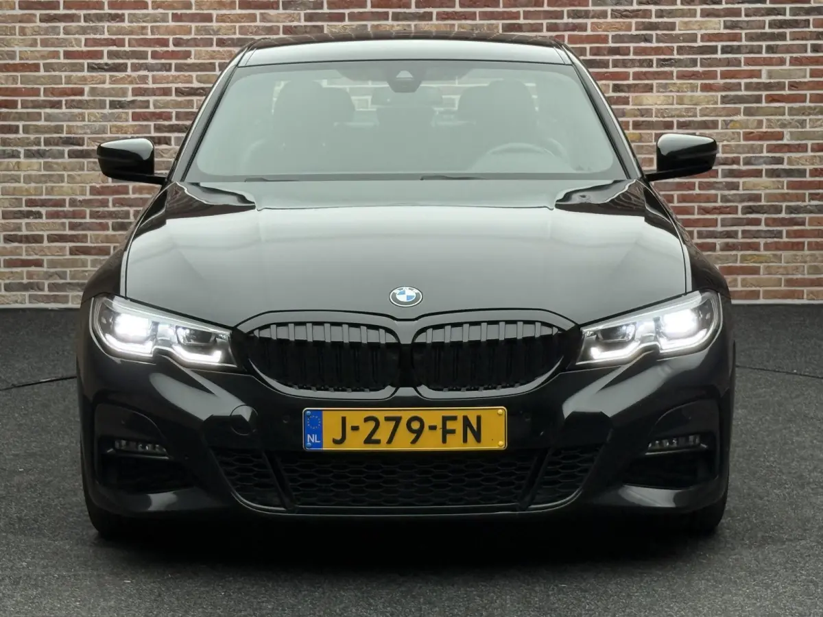 320i High Executive Edition