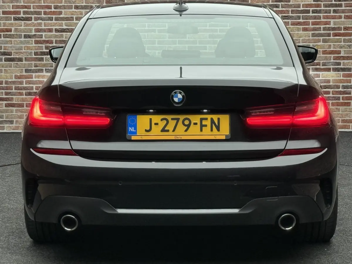 320i High Executive Edition