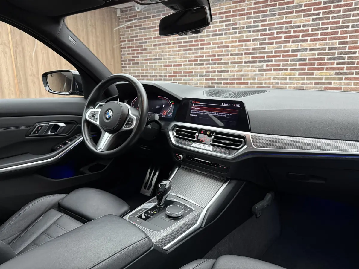 320i High Executive Edition