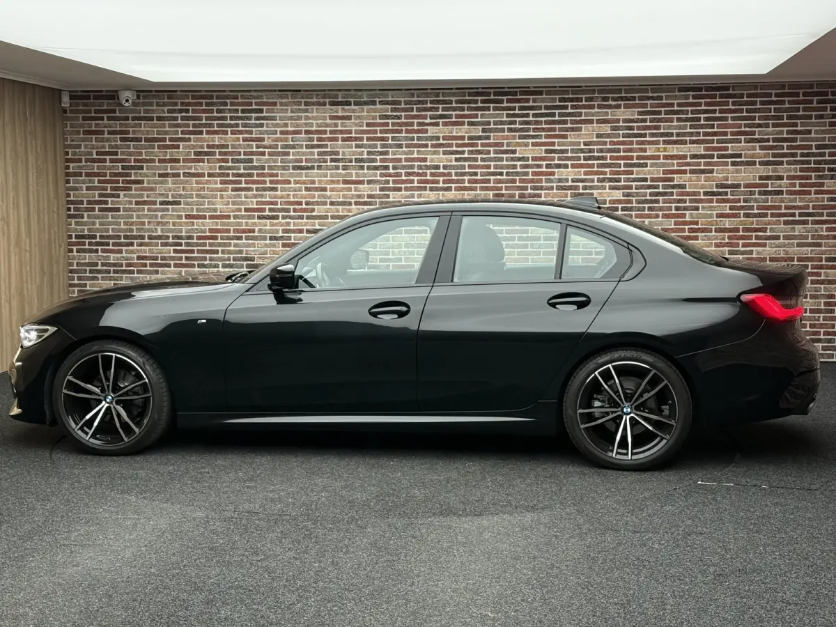 320i High Executive Edition
