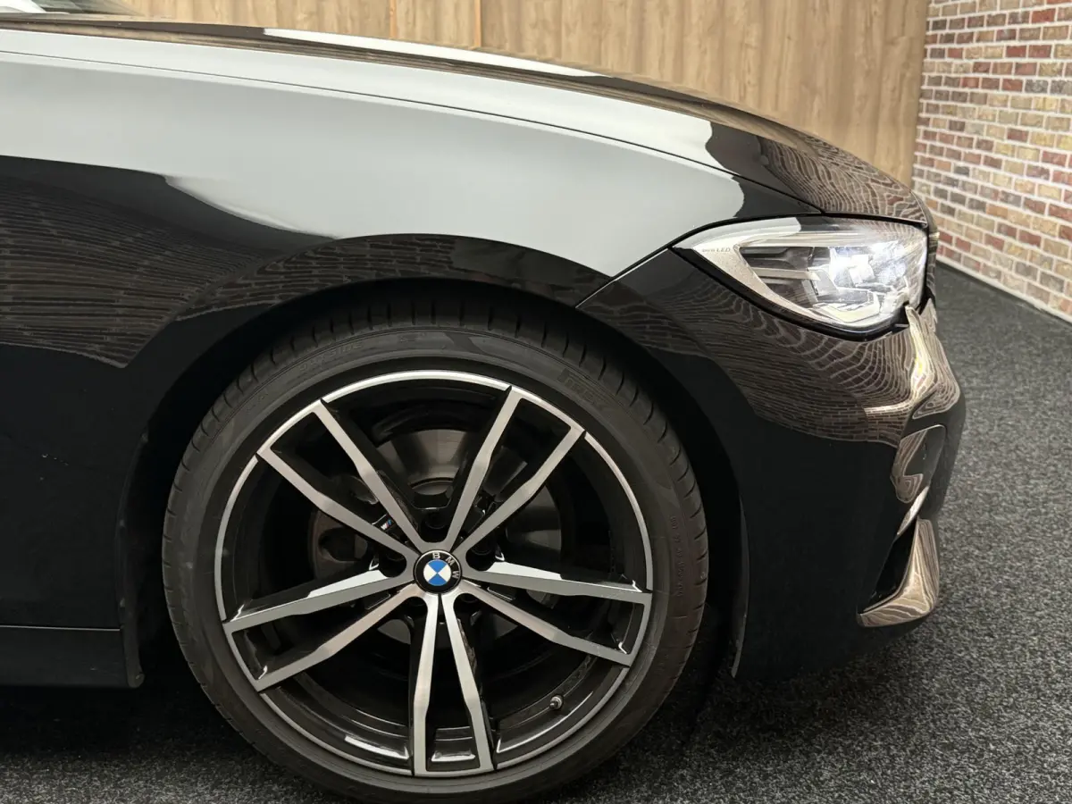320i High Executive Edition