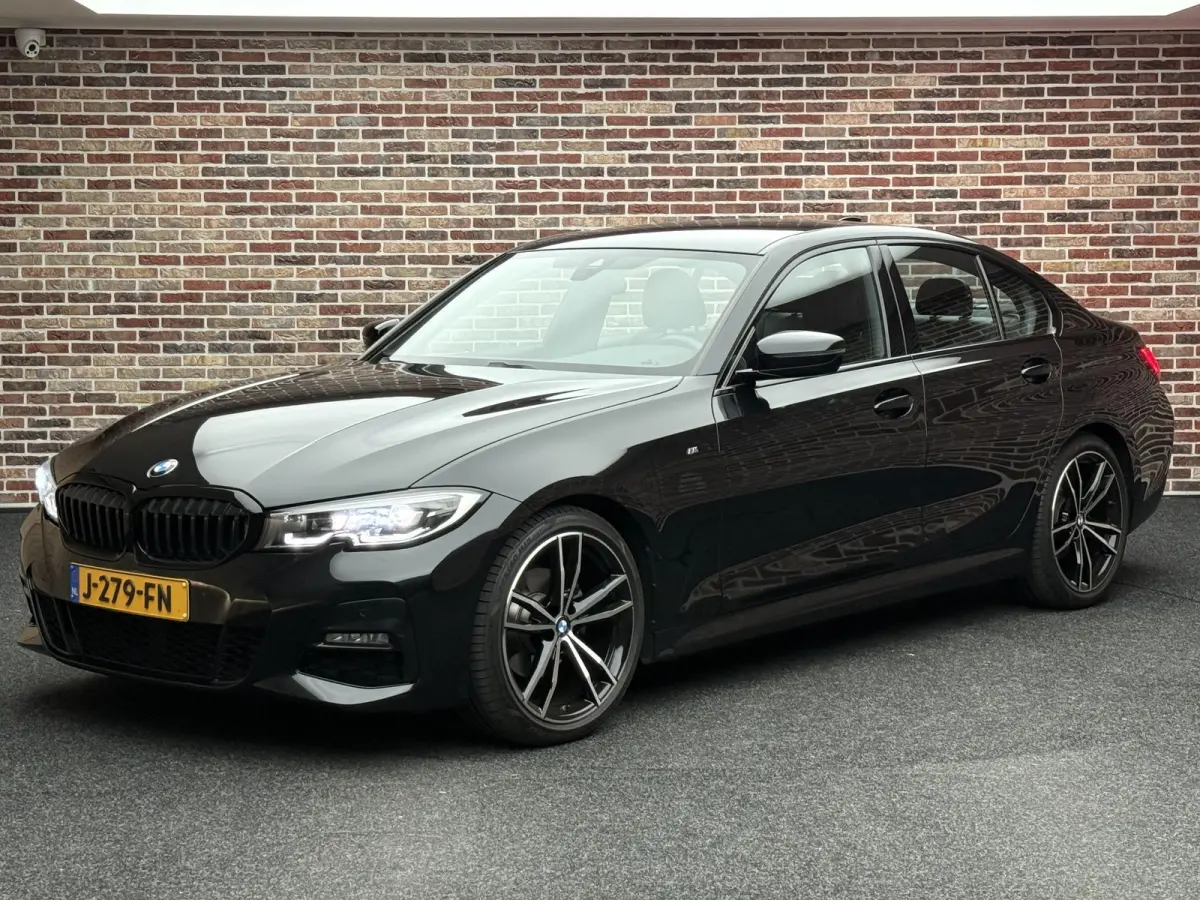320i High Executive Edition