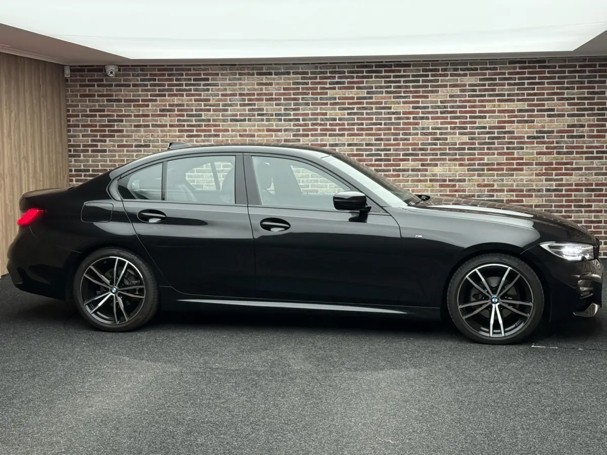 320i High Executive Edition