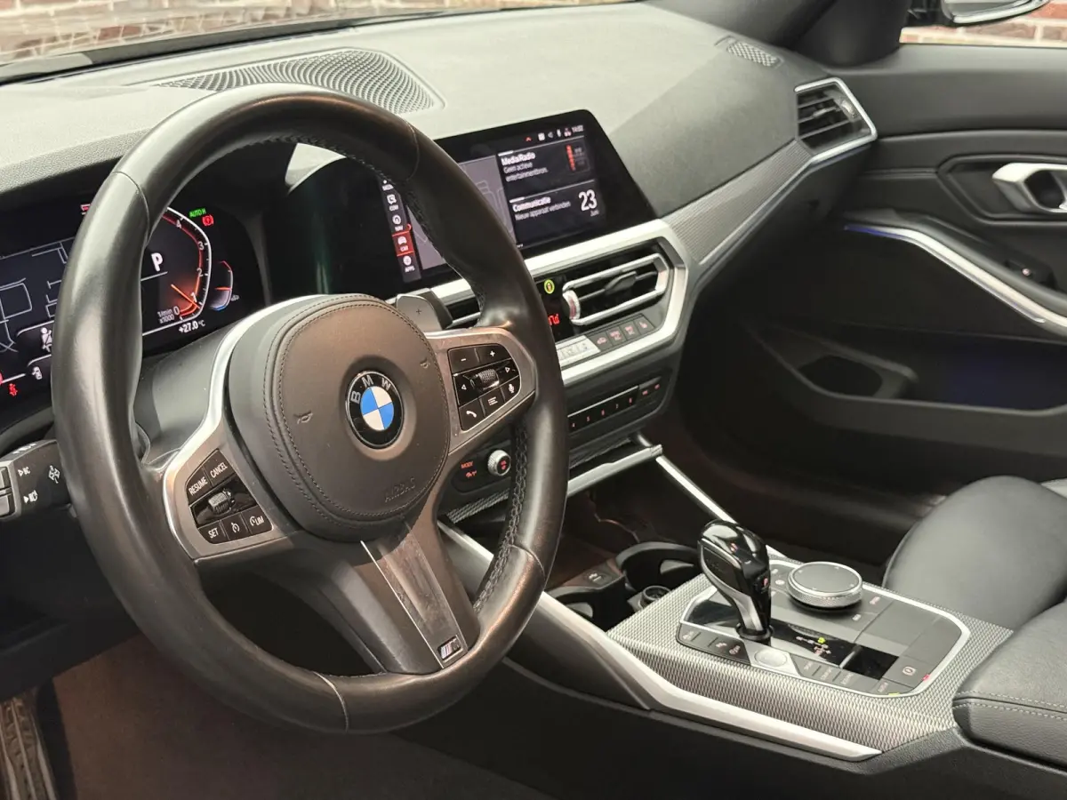 320i High Executive Edition