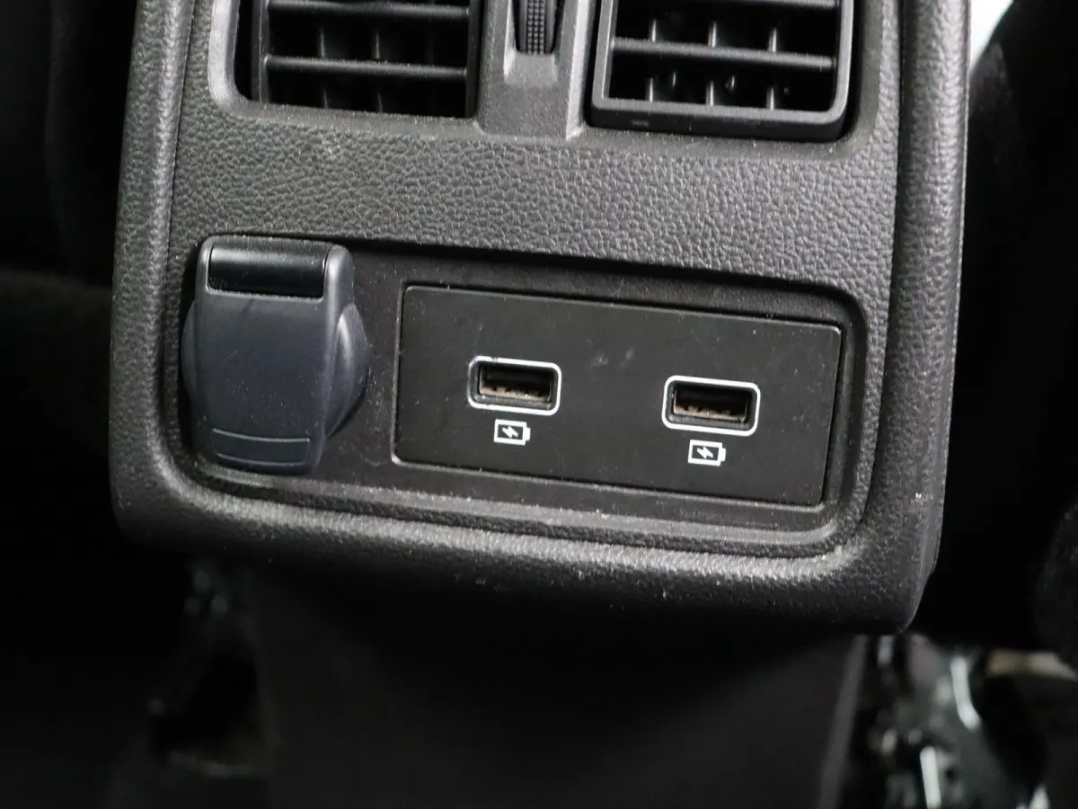 1.6 E-Tech Hybrid 145 Techno | Navigatie | Achteruitrijcamera | Parkeersensoren voor en achter | Climate control |