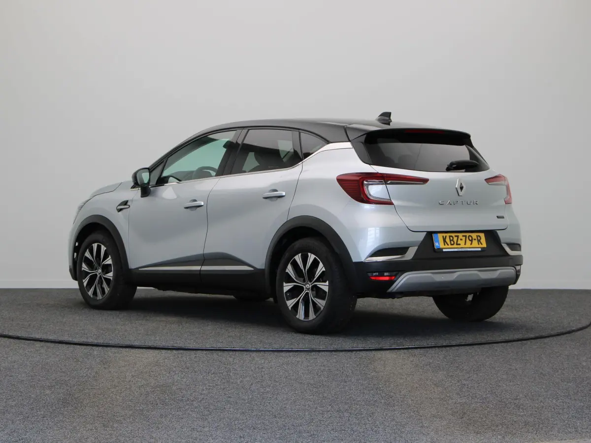 1.6 E-Tech Hybrid 145 Techno | Navigatie | Achteruitrijcamera | Parkeersensoren voor en achter | Climate control |