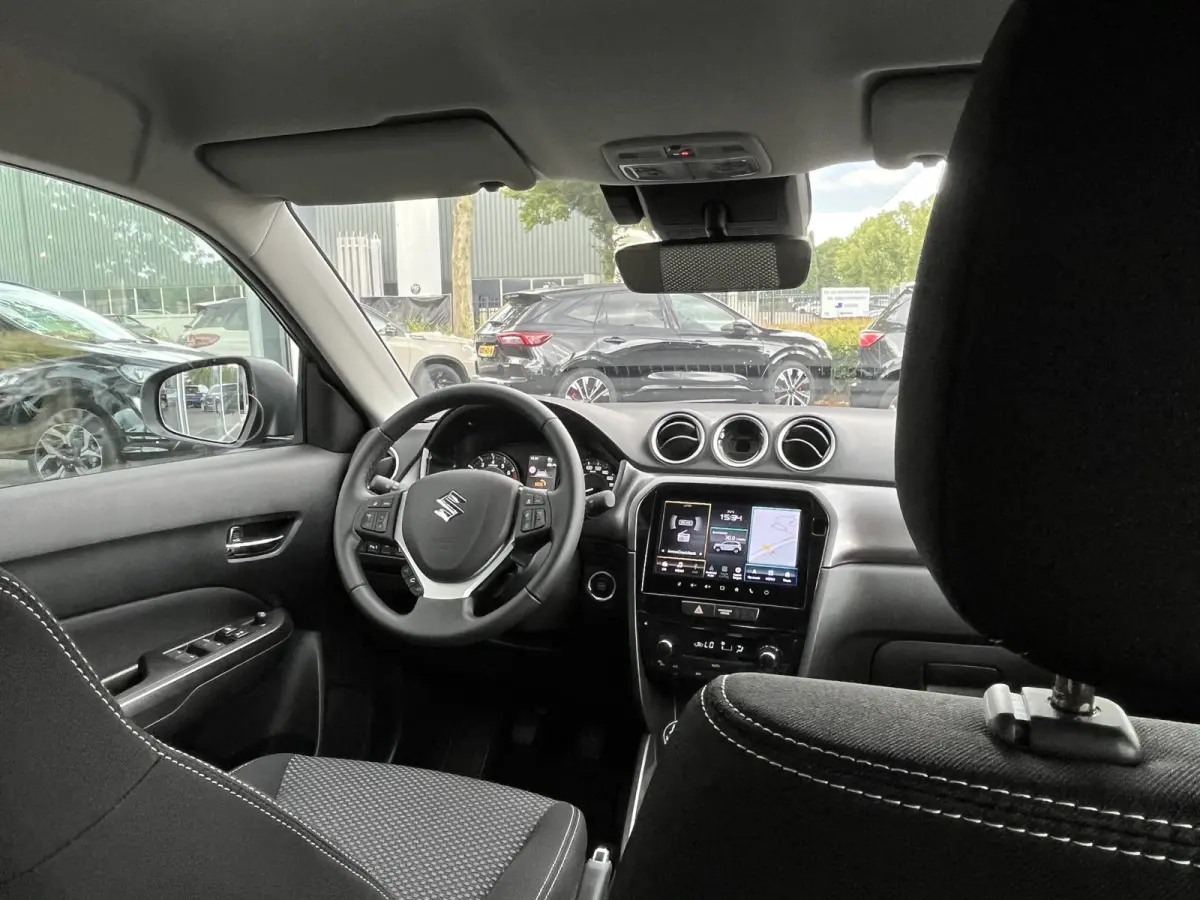 1.4 Boosterjet Smart Hybrid Select Automaat | €2.000,- voordeel | Meerdere kleuren leverbaar |Adapt. Cruise | Camera | Dodehoek | Rijstrook | Stoelverwarming | etc. etc.
