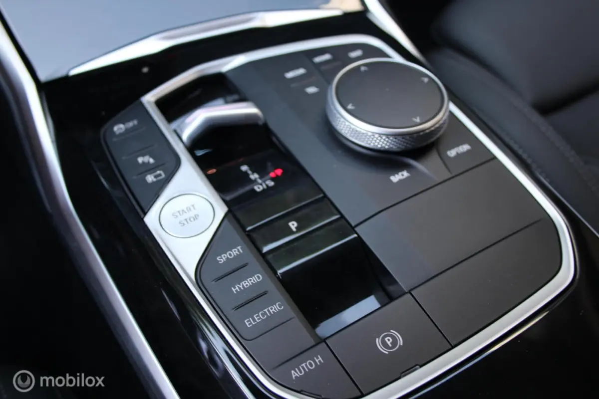 320e xDrive/Led/Trekhaak/Navi/Tel/All seas/