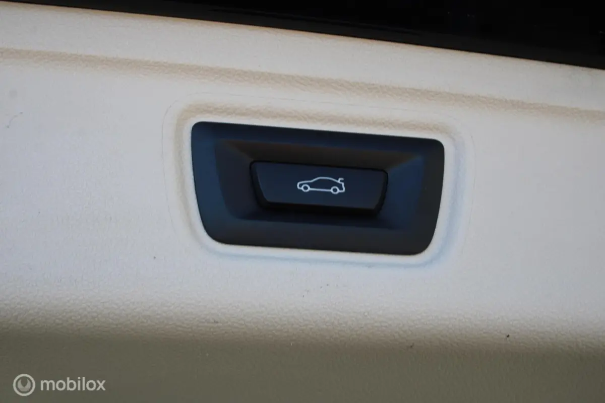 320e xDrive/Led/Trekhaak/Navi/Tel/All seas/