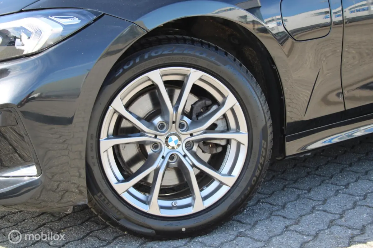 320e xDrive/Led/Trekhaak/Navi/Tel/All seas/