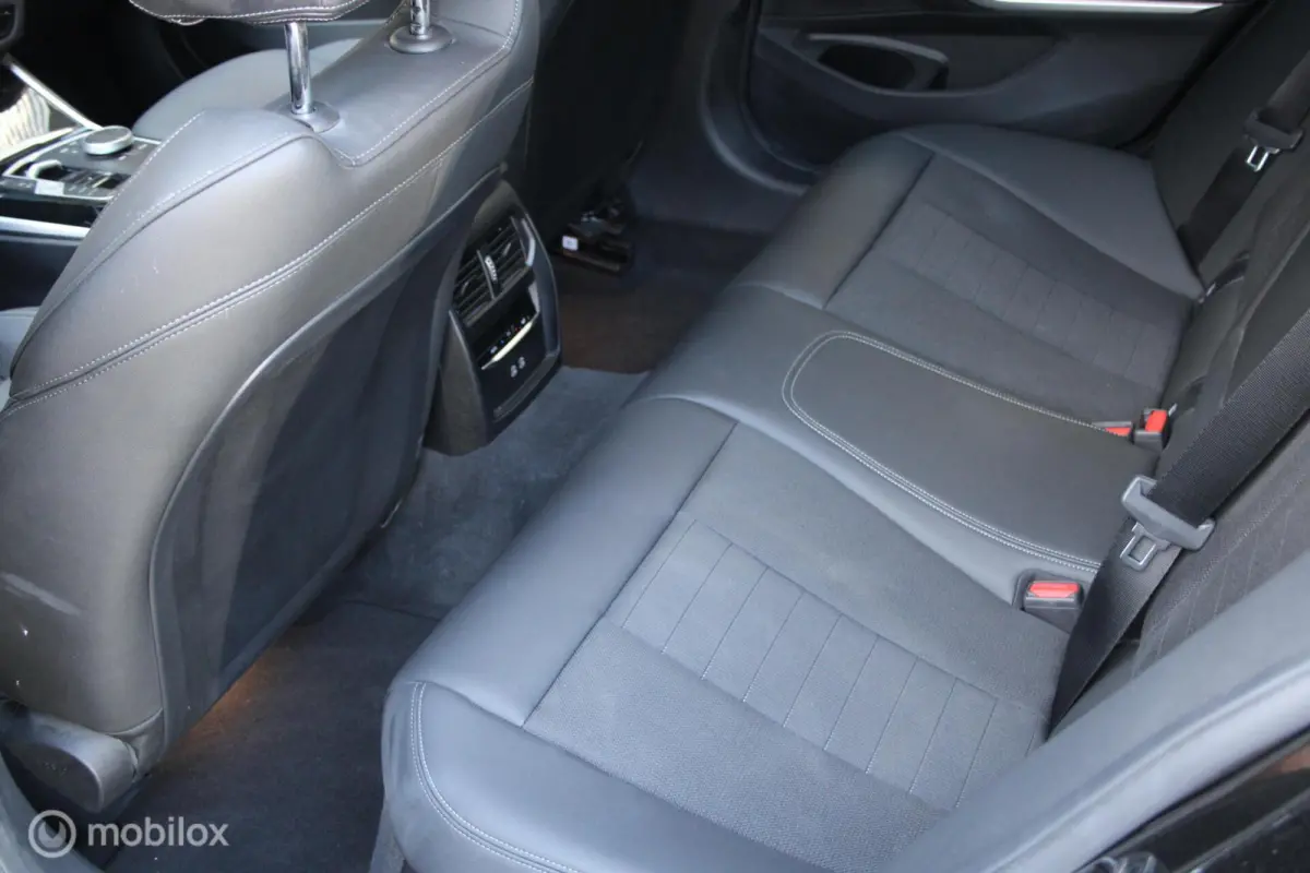 320e xDrive/Led/Trekhaak/Navi/Tel/All seas/
