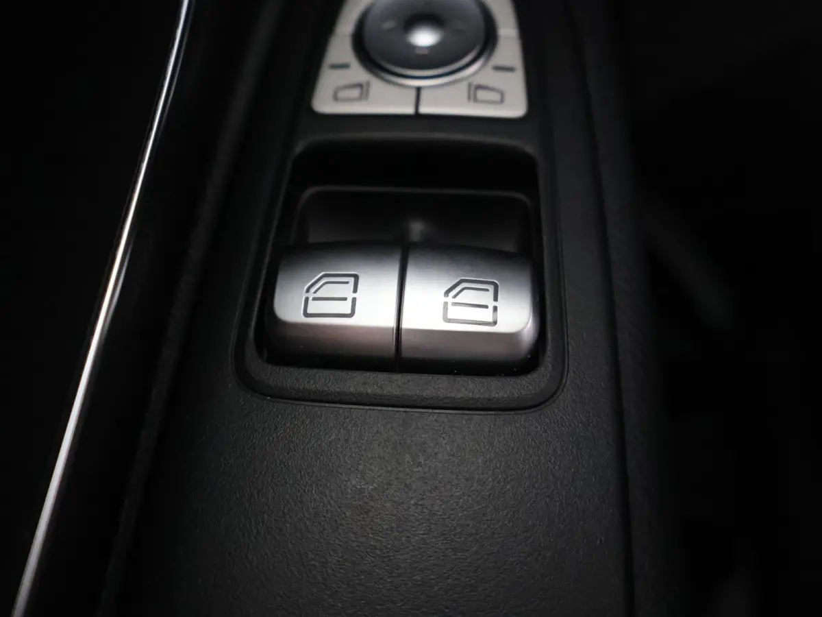 119 CDI | XL L3 | Pro | Dubbele Cabine | 4X4 | Schuifdeur L+R | Navigatie | Stoelverwarming | Parkeerpakket met Camera | LM Velgen | Trekhaak | Alarm Klasse 3 | Certified