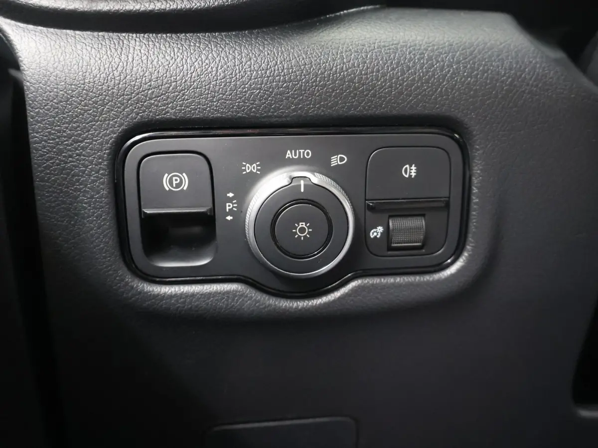 119 CDI | XL L3 | Pro | Dubbele Cabine | 4X4 | Schuifdeur L+R | Navigatie | Stoelverwarming | Parkeerpakket met Camera | LM Velgen | Trekhaak | Alarm Klasse 3 | Certified