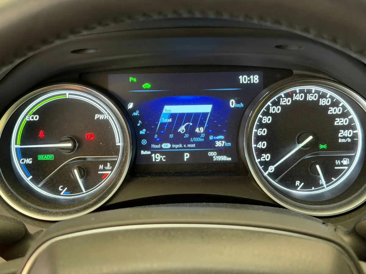 2.5 Hybrid Active Camera | Elektrische Stoel | Adaptieve Cruise | Climate | Bluetooth | 17" Lichtmetaal | Parkeersensoren | Achteruitrijcamera | Airco (automatisch) | Cruise control adaptief