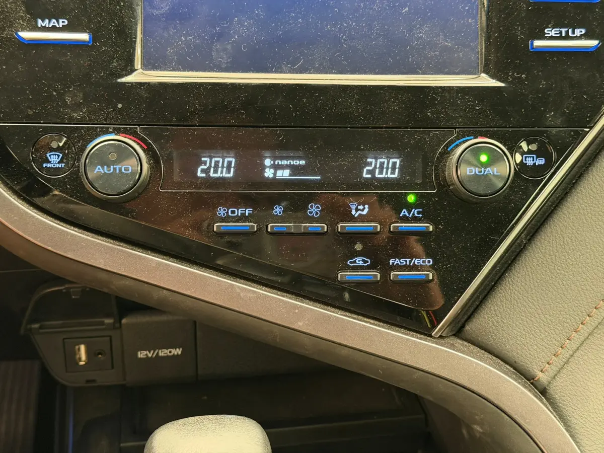 2.5 Hybrid Active Camera | Elektrische Stoel | Adaptieve Cruise | Climate | Bluetooth | 17" Lichtmetaal | Parkeersensoren | Achteruitrijcamera | Airco (automatisch) | Cruise control adaptief