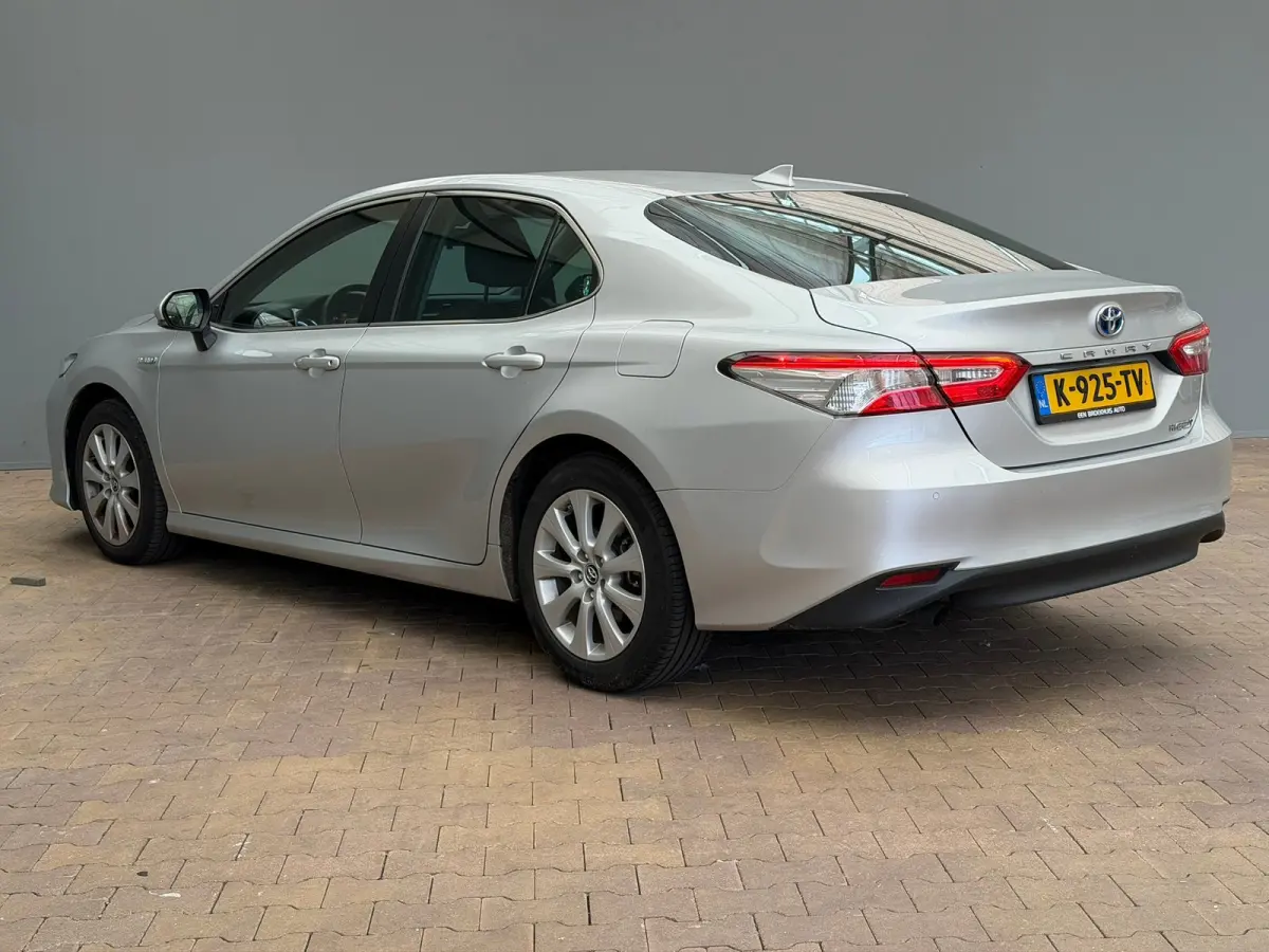 2.5 Hybrid Active Camera | Elektrische Stoel | Adaptieve Cruise | Climate | Bluetooth | 17" Lichtmetaal | Parkeersensoren | Achteruitrijcamera | Airco (automatisch) | Cruise control adaptief