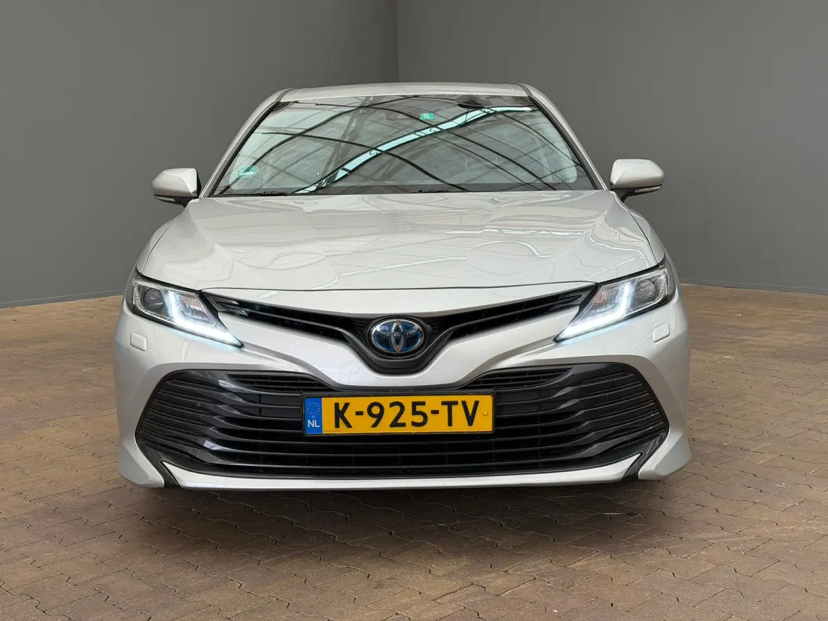 2.5 Hybrid Active Camera | Elektrische Stoel | Adaptieve Cruise | Climate | Bluetooth | 17" Lichtmetaal | Parkeersensoren | Achteruitrijcamera | Airco (automatisch) | Cruise control adaptief