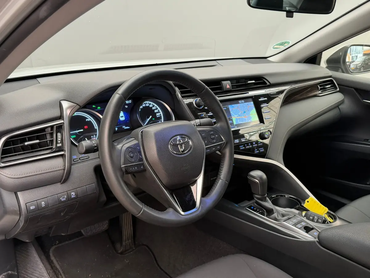 2.5 Hybrid Active Camera | Elektrische Stoel | Adaptieve Cruise | Climate | Bluetooth | 17" Lichtmetaal | Parkeersensoren | Achteruitrijcamera | Airco (automatisch) | Cruise control adaptief