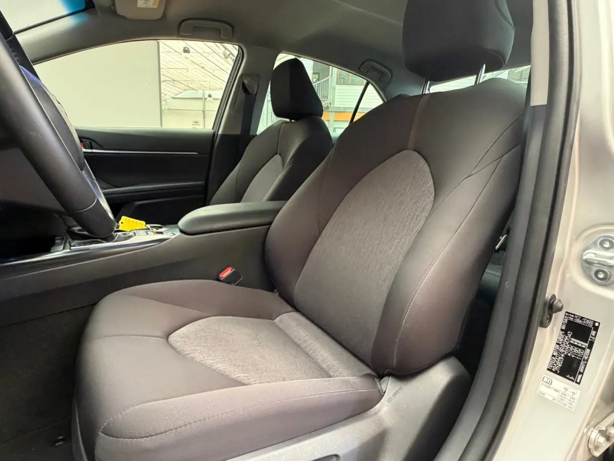 2.5 Hybrid Active Camera | Elektrische Stoel | Adaptieve Cruise | Climate | Bluetooth | 17" Lichtmetaal | Parkeersensoren | Achteruitrijcamera | Airco (automatisch) | Cruise control adaptief