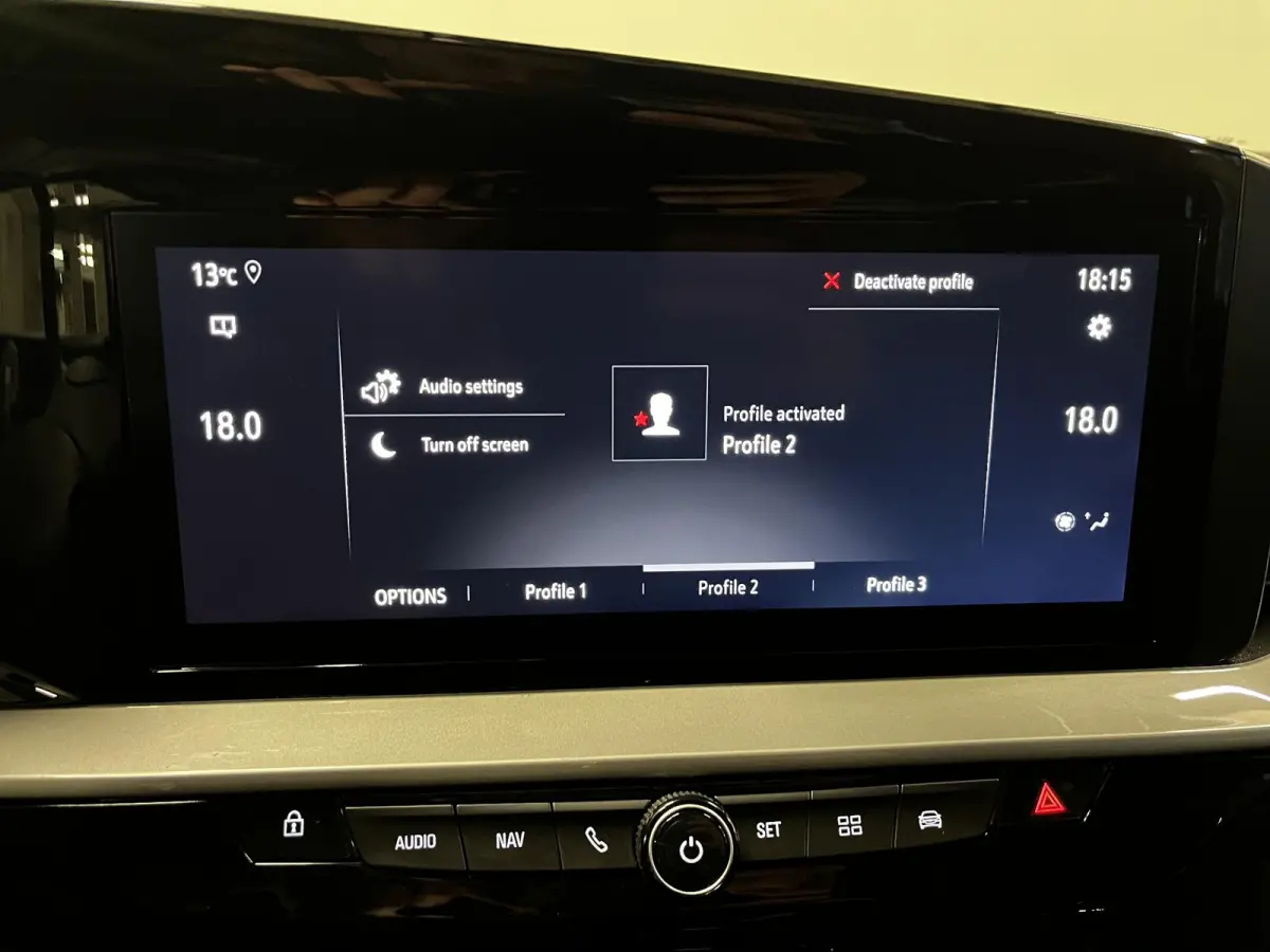 1.2 Turbo Automaat Hybrid Ultimate Climate Control Apple Carplay/Android Auto  Navigatie Full LED Leder/Alcantara Virtual cockpit PDC VA + Camera 18" LM Velgen Adaptive Cruise Control