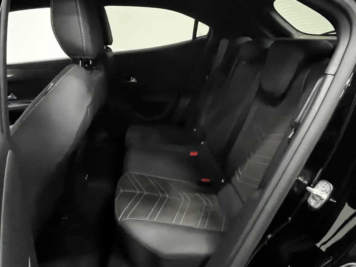 1.2 Turbo Automaat Hybrid Ultimate Climate Control Apple Carplay/Android Auto  Navigatie Full LED Leder/Alcantara Virtual cockpit PDC VA + Camera 18" LM Velgen Adaptive Cruise Control