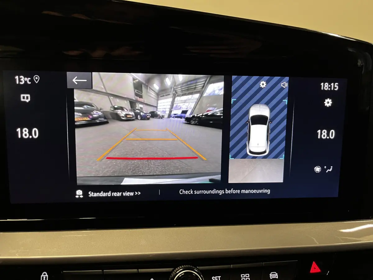1.2 Turbo Automaat Hybrid Ultimate Climate Control Apple Carplay/Android Auto  Navigatie Full LED Leder/Alcantara Virtual cockpit PDC VA + Camera 18" LM Velgen Adaptive Cruise Control