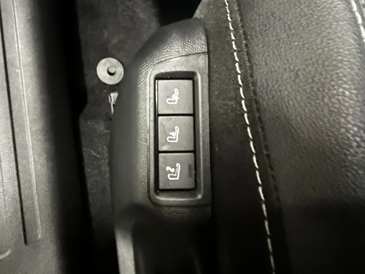 1.2 Turbo Automaat Hybrid Ultimate Climate Control Apple Carplay/Android Auto  Navigatie Full LED Leder/Alcantara Virtual cockpit PDC VA + Camera 18" LM Velgen Adaptive Cruise Control