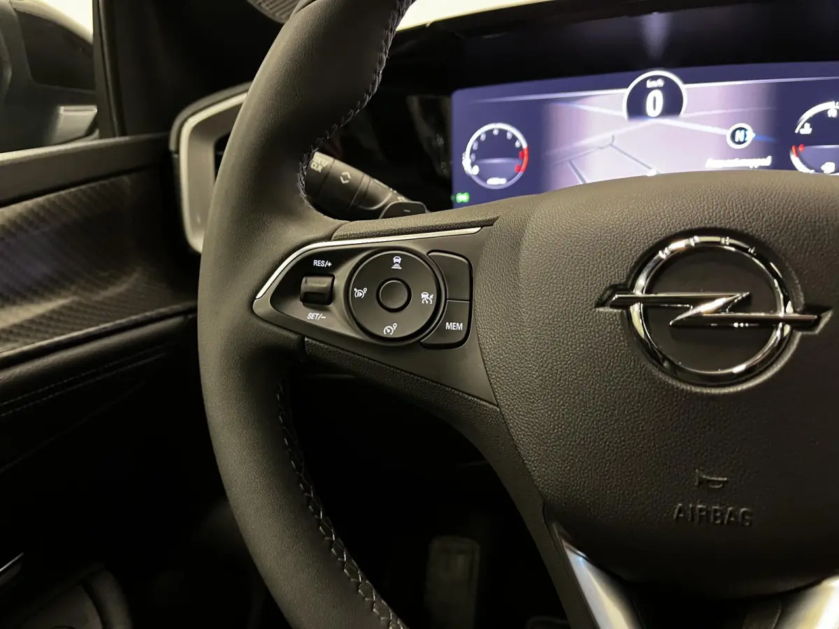 1.2 Turbo Automaat Hybrid Ultimate Climate Control Apple Carplay/Android Auto  Navigatie Full LED Leder/Alcantara Virtual cockpit PDC VA + Camera 18" LM Velgen Adaptive Cruise Control