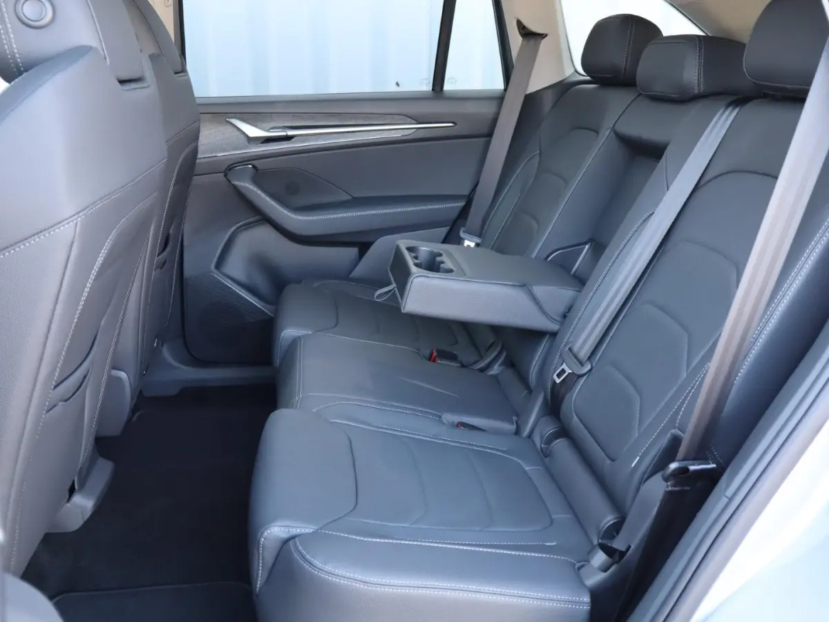 1.5 TSI 204pk PHEV Business Edition Plus | Panoramadak | 19" velgen