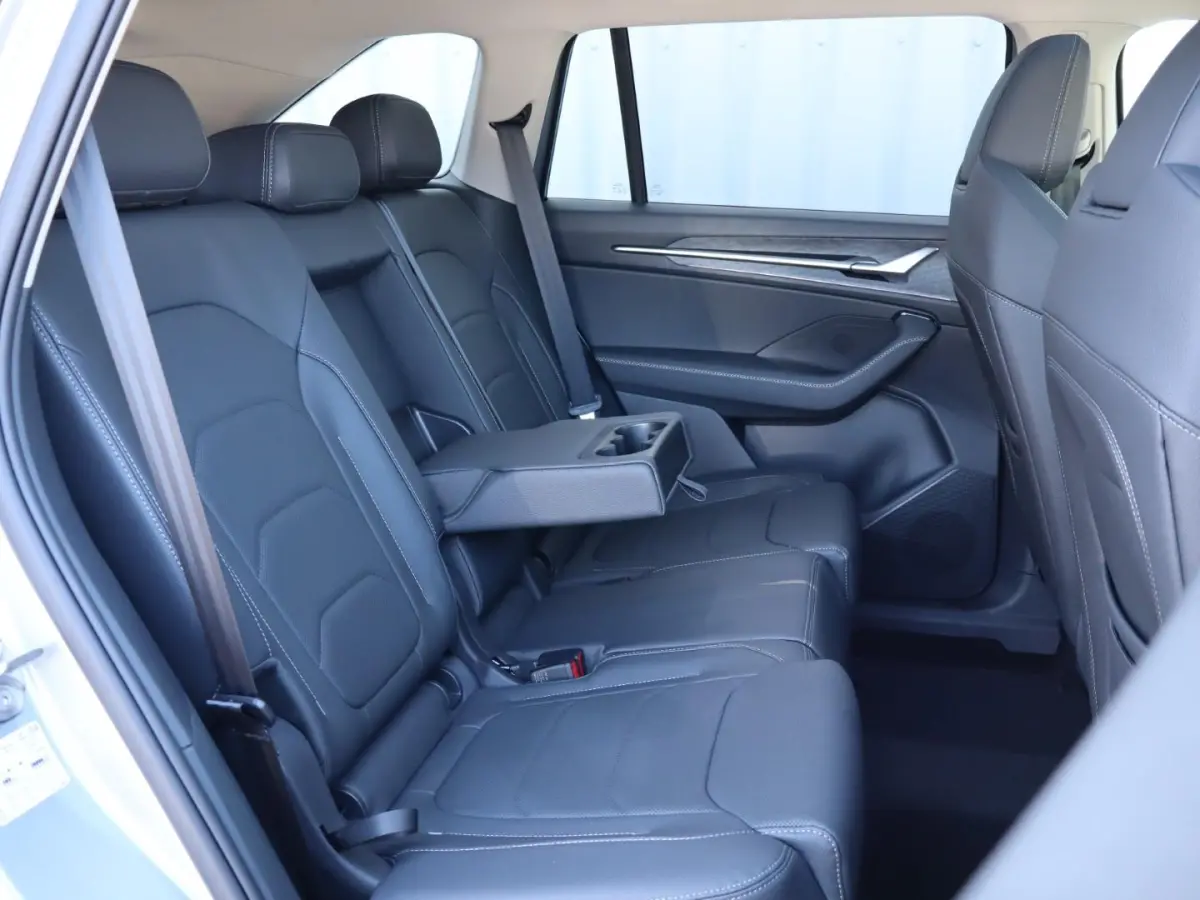 1.5 TSI 204pk PHEV Business Edition Plus | Panoramadak | 19" velgen