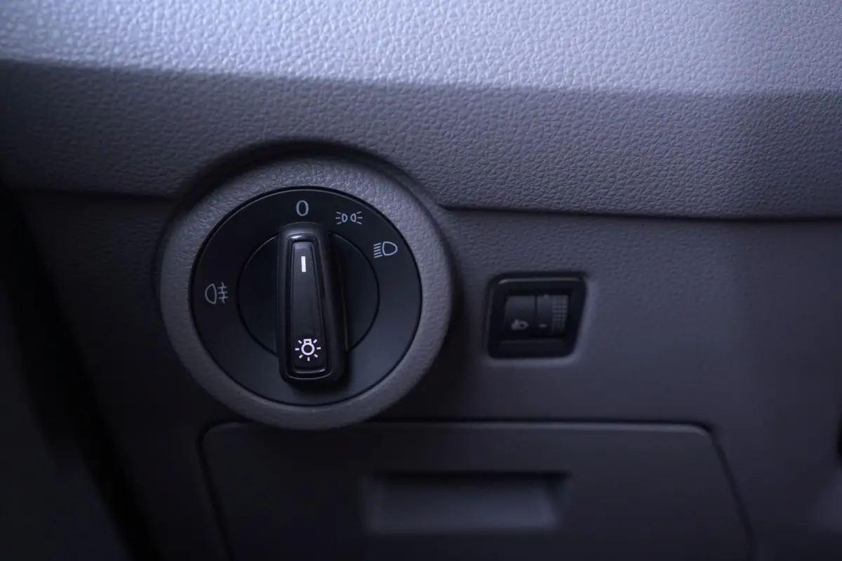 2.0 TDI 110 pk L2H1 Airco, Apple Carplay, Camera, Cruise Control, Laadruimte Pakket, PDC V+A, 3-Zits