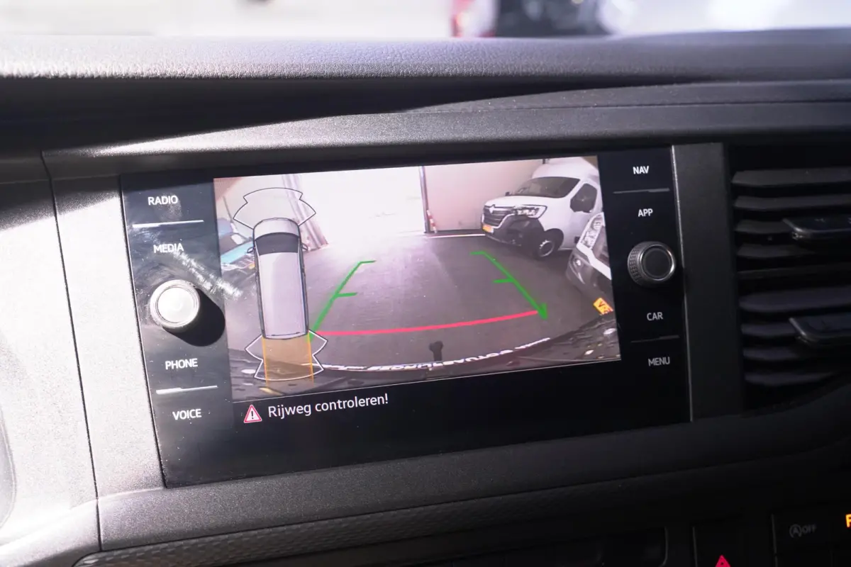 2.0 TDI 110 pk L2H1 Airco, Apple Carplay, Camera, Cruise Control, Laadruimte Pakket, PDC V+A, 3-Zits