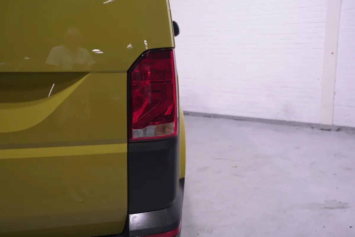 2.0 TDI 110 pk L2H1 Airco, Apple Carplay, Camera, Cruise Control, Laadruimte Pakket, PDC V+A, 3-Zits