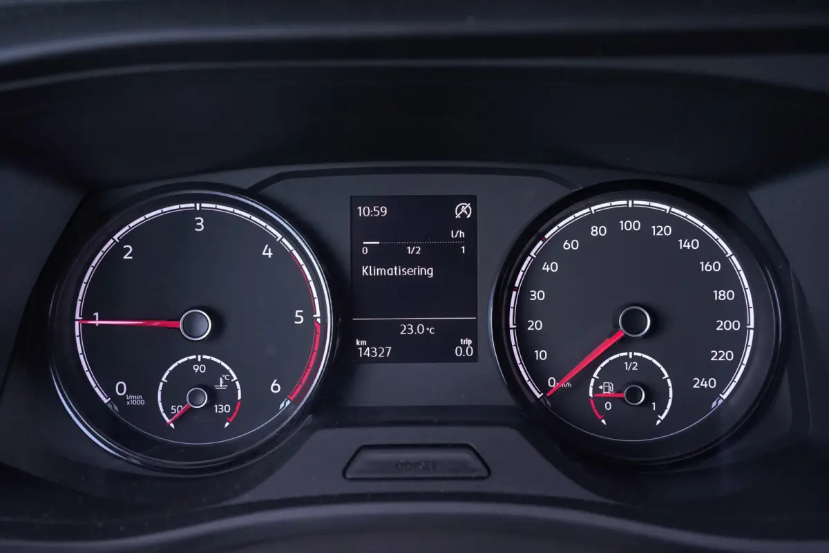 2.0 TDI 110 pk L2H1 Airco, Apple Carplay, Camera, Cruise Control, Laadruimte Pakket, PDC V+A, 3-Zits