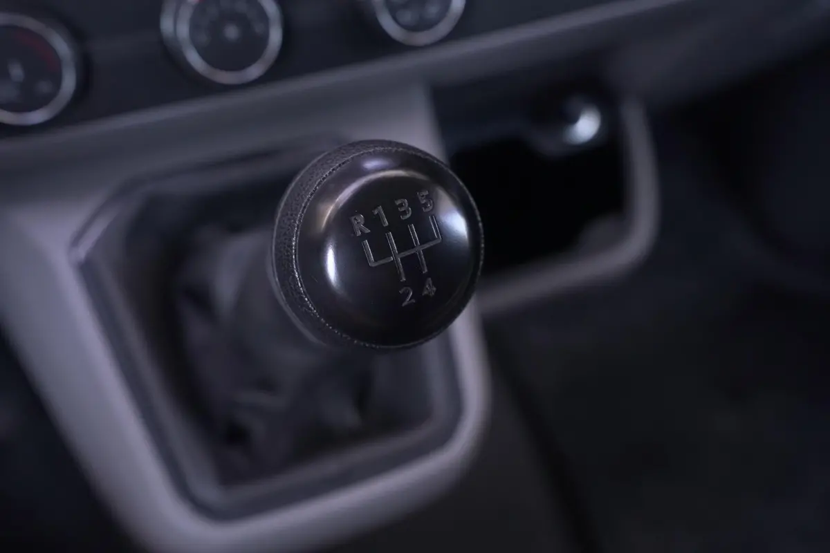 2.0 TDI 110 pk L2H1 Airco, Apple Carplay, Camera, Cruise Control, Laadruimte Pakket, PDC V+A, 3-Zits