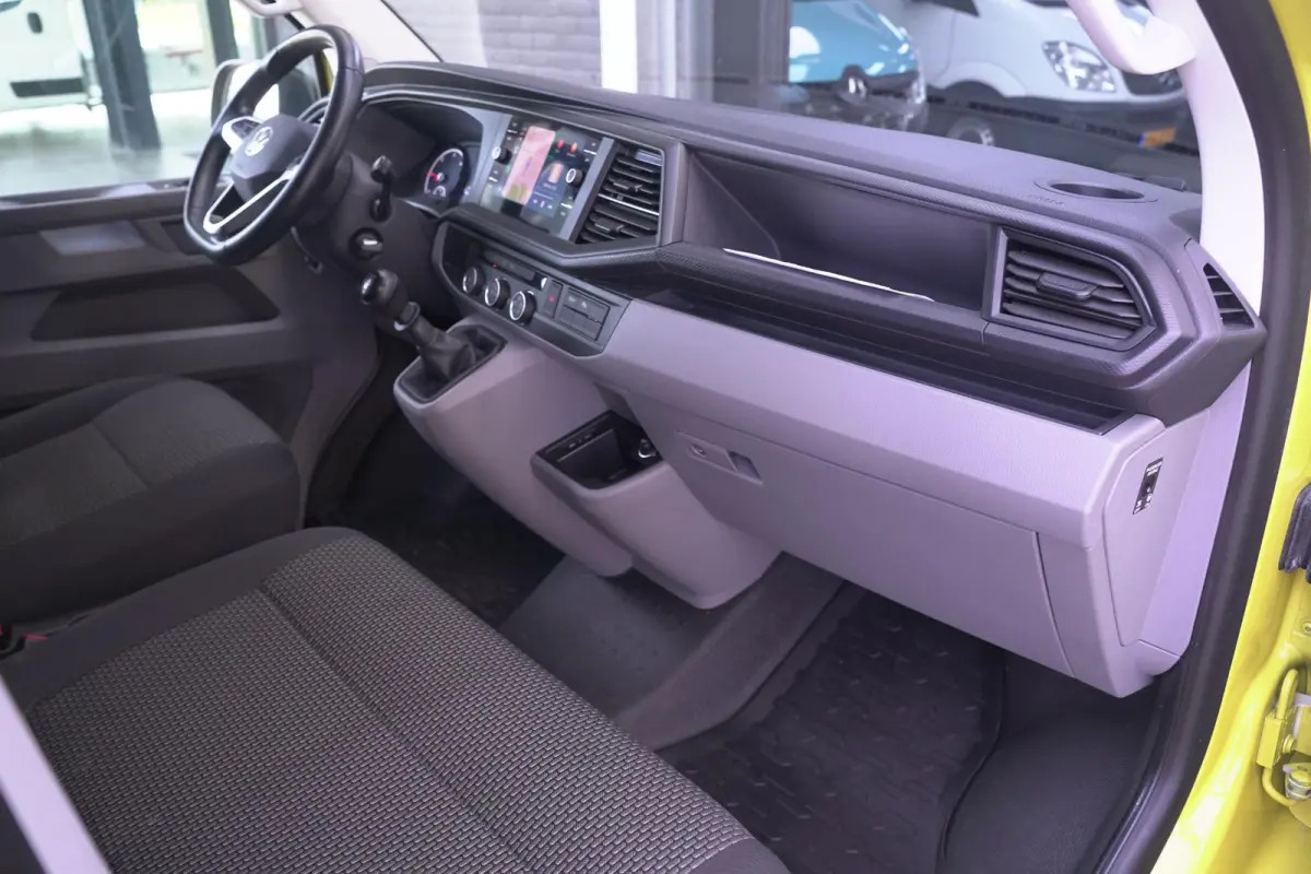 2.0 TDI 110 pk L2H1 Airco, Apple Carplay, Camera, Cruise Control, Laadruimte Pakket, PDC V+A, 3-Zits